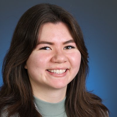 Headshot of Laura Saunders